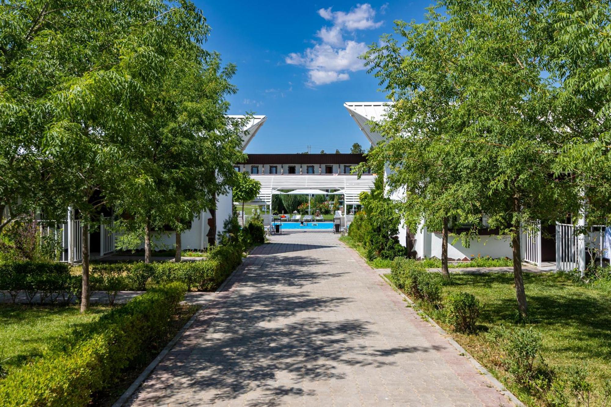 La Dolce Vita Resort Kapszagaj Zewnętrze zdjęcie